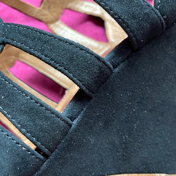 Tahari Gorgeous Black Suede Leather Meredith Wedge Sandals. Size 8. New in Box! - Picture 6 of 14